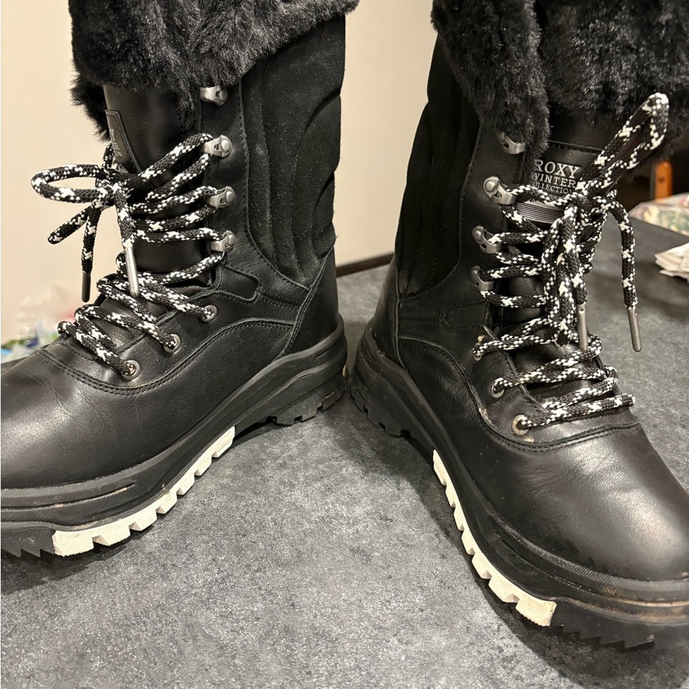 ROXY KAORI by Quiksilver Black & White Fur lined Snow Boots Womens Sz 7.5